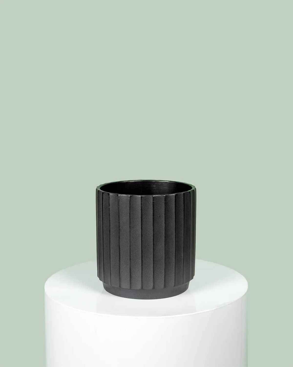 Cedar Cylinder (Black) Pot