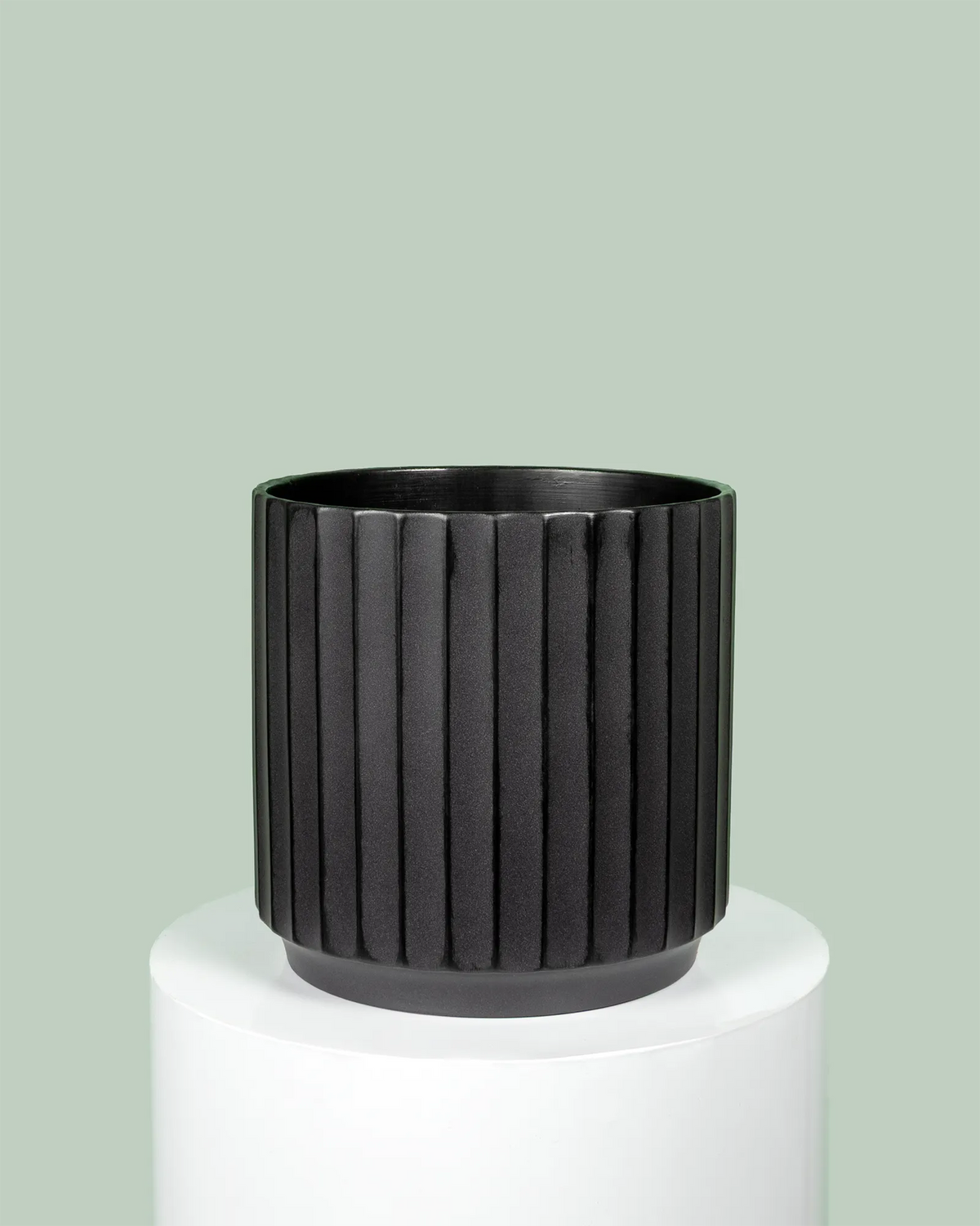 Cedar Cylinder (Black) Pot